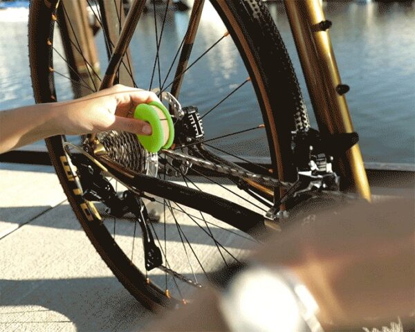 Bicycle chain washer