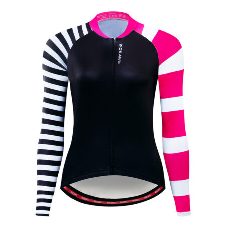 Bicycle jersey absorbs sweat and dries quickly