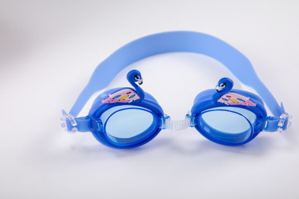 Waterproof and anti-fog children swimming goggles